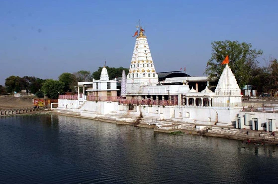 नीमच में घूमने की जगहें: टॉप 10 पर्यटन स्थल और मंदिर 11 पशुपतिनाथ मंदिर, मंदसौर (Shree Pashupatinath Temple Mandsaur)